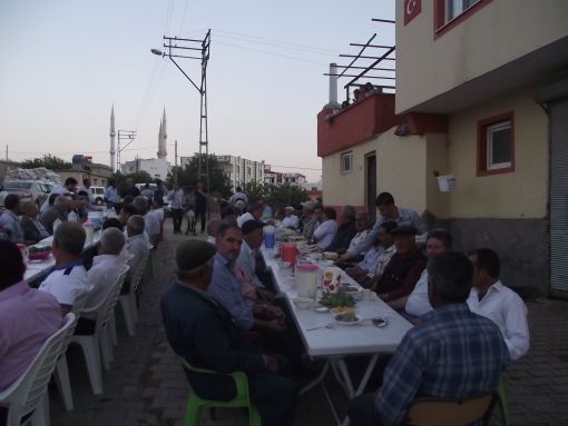  Gaziantep Pekmezci Köyleri Derneği  İlk İftar Yemeği ; 11 temmuz 2014 Cuma ; Göksüncük köyü Horuz Kiya evi    